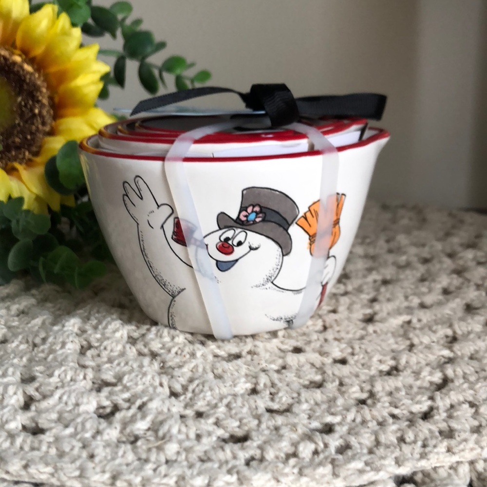 Rae Dunn FROSTY The Snowman Measuring Cup Set